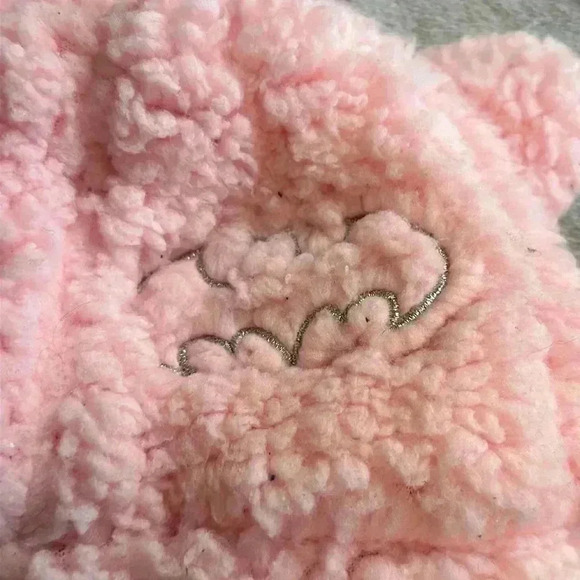 Batman - LIKE NEW - thick fleecy newborn  batman hat with bat ears - Picture 2 of 2